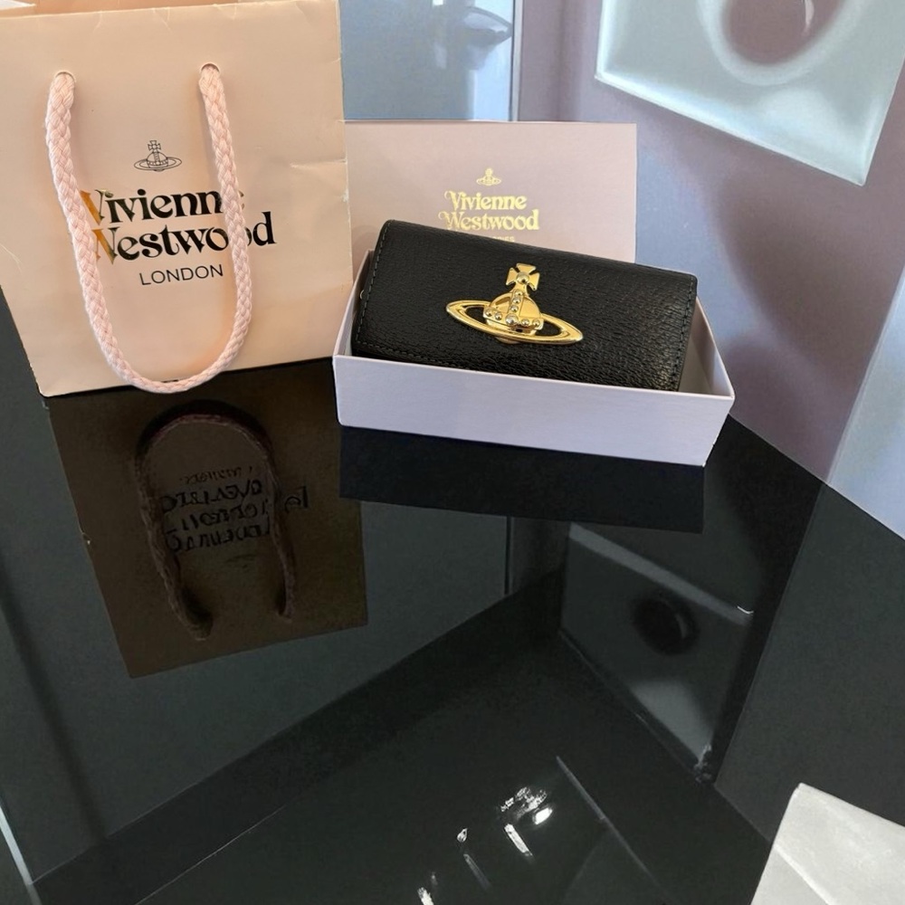 VIVIENNE WESTWOOD Black Four-Ring Key Holder Orb Design Unisex w Box & Bag NIB